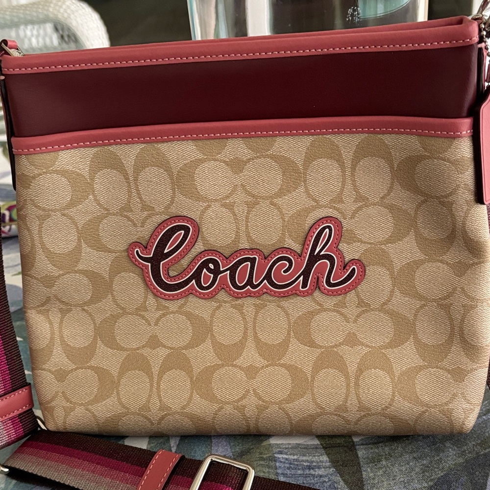 Coach signature file Beige and Burgundy Crossbody Bag - Picture 6 of 12